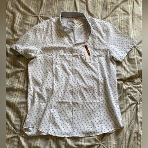 Men’s short sleeve button up NWT
